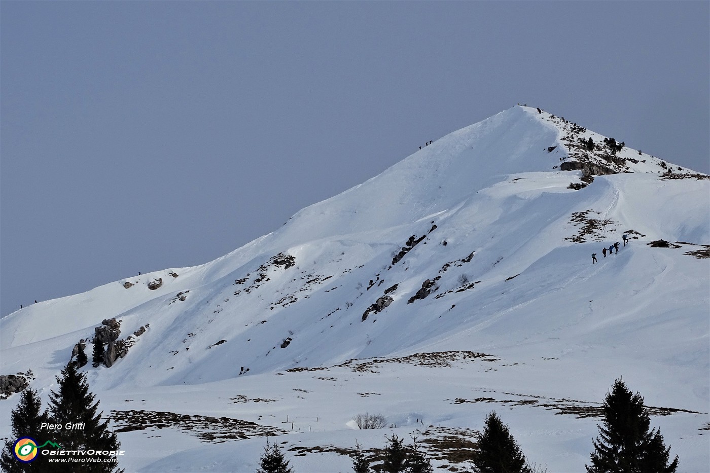 11 Zoom sul Sodadura ...alcuni stanno salendo, posso salire anch'io!.JPG